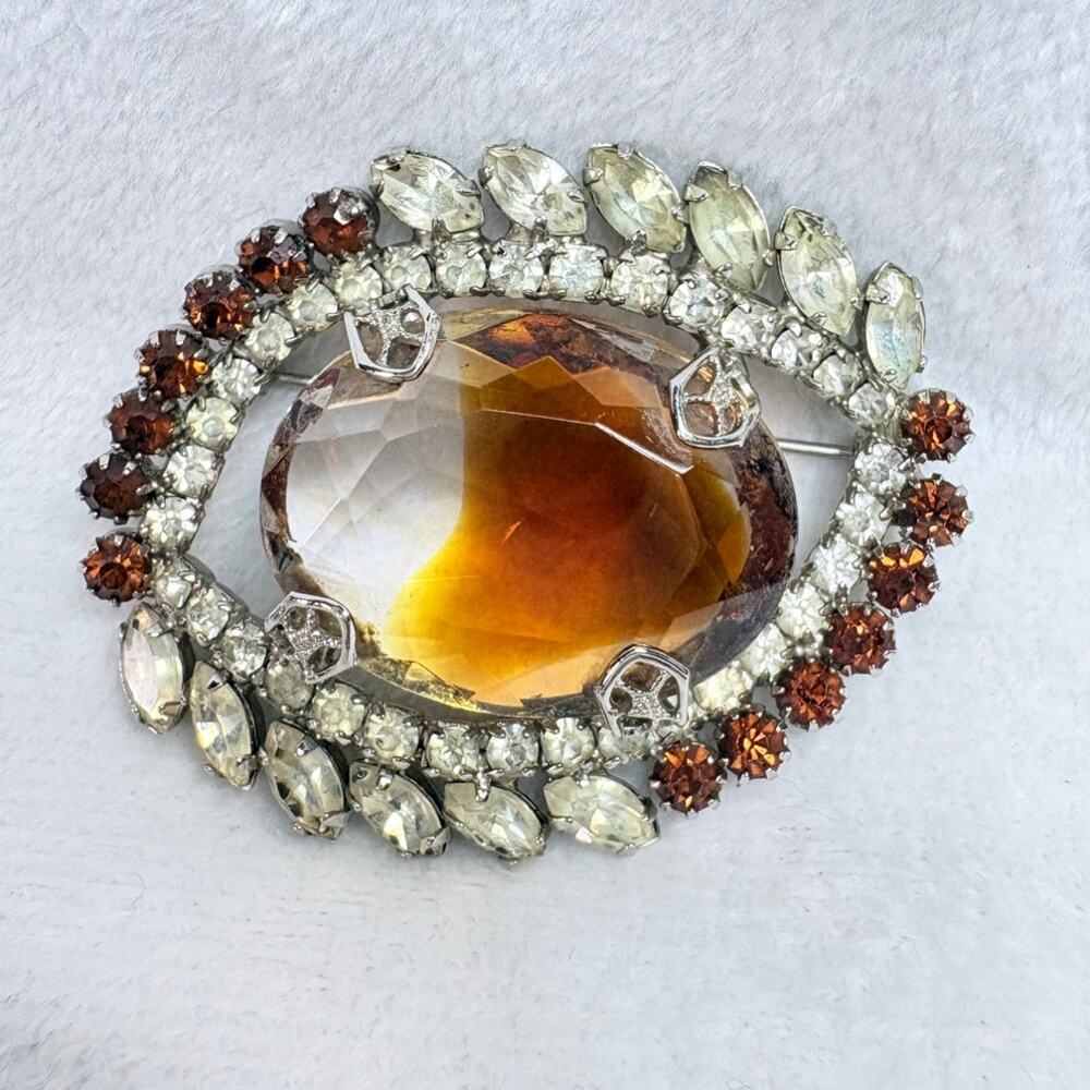 Mid‑Century Clear‑to‑Amber Givrè Glass Brooch with Rhinestone Halo, 1950s–60s